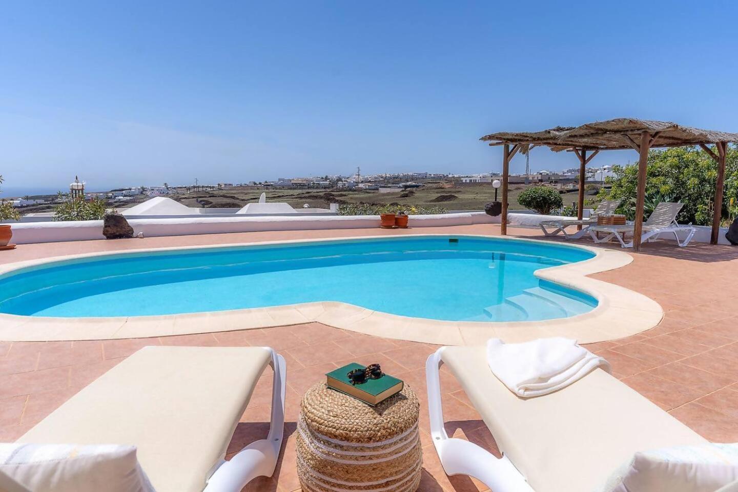 Amazing 3 Bedroom Ocean View With Pool Tias Exterior photo