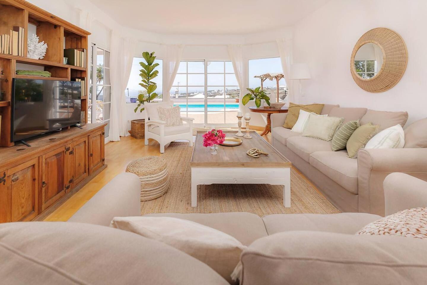 Amazing 3 Bedroom Ocean View With Pool Tias Exterior photo