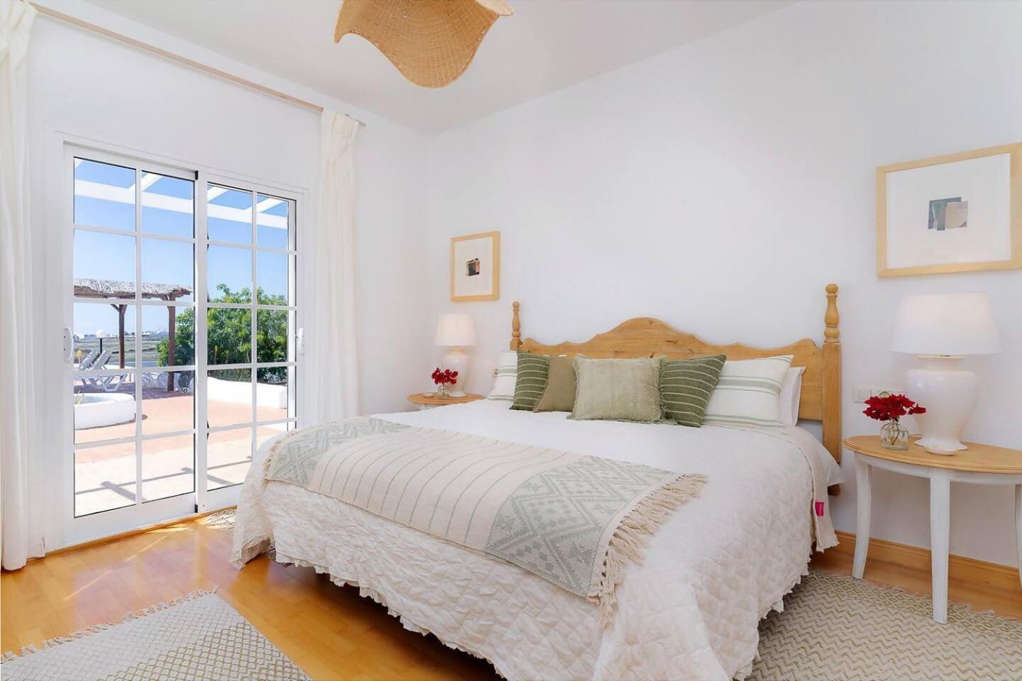Amazing 3 Bedroom Ocean View With Pool Tias Exterior photo
